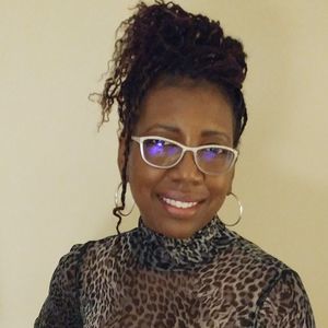 Meet your Posher, Iris